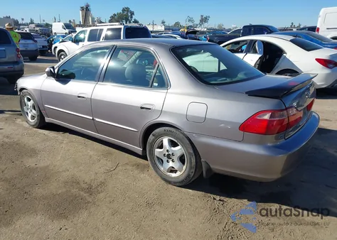 2000 Honda Accord 3.0 Ex из США, поврежденный, VIN 1HGCG1650YA081302